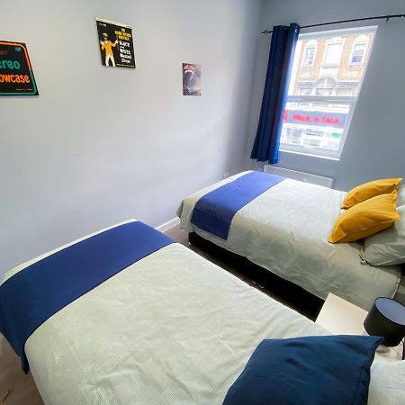 Stylish 1 Bedroom Flat In Wood Green Лондон Экстерьер фото